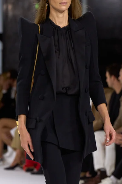 Look 25